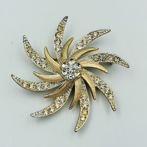 Vintage SARAH COVENTRY Gold Tone Rhinestone Star Burst Brooch Pin